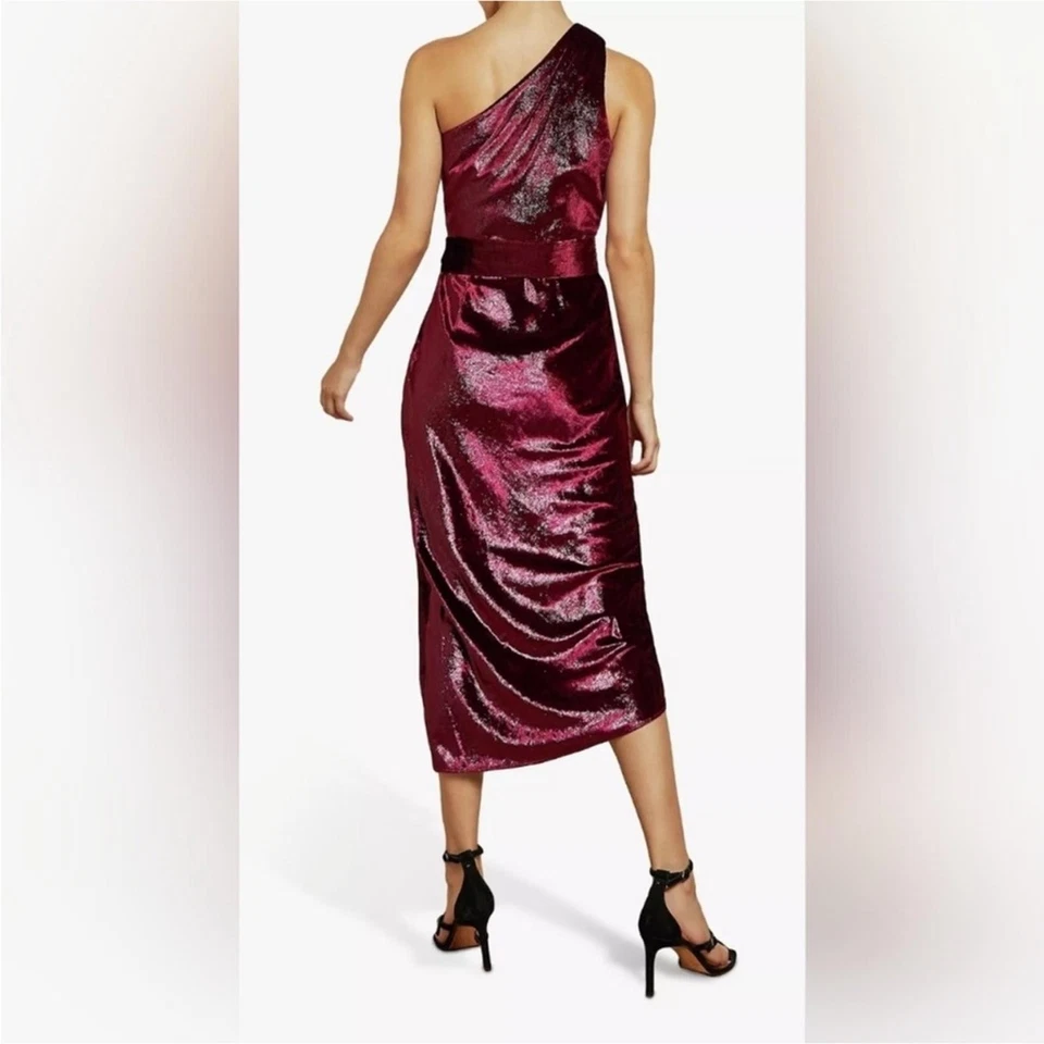 Nuevo con etiquetas Vestido Ted Baker Abitaa Midi Un Hombro Terciopelo Metálico en Sangre de Buey Talla 3 Foto 2 de 4