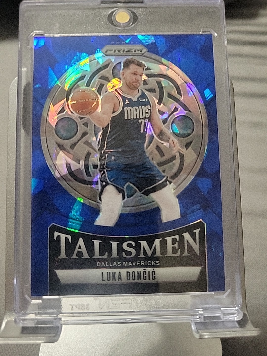 2024-25 Panini Prizm Talismen Blue Cracked Ice Luka Doncic 014/125 Dallas
