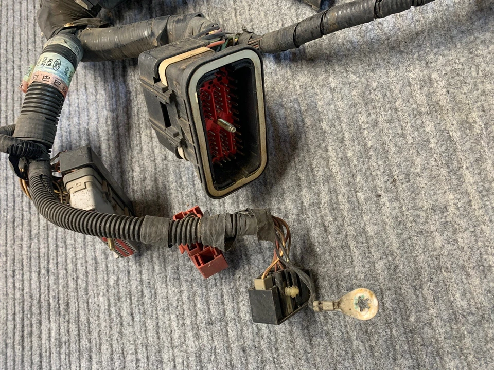 Ford Bronco 1994 bahía de motor arnés de cableado y caja de fusibles 5,0 5,8 L f4 TB-12A581-P260F Foto 2 de 4