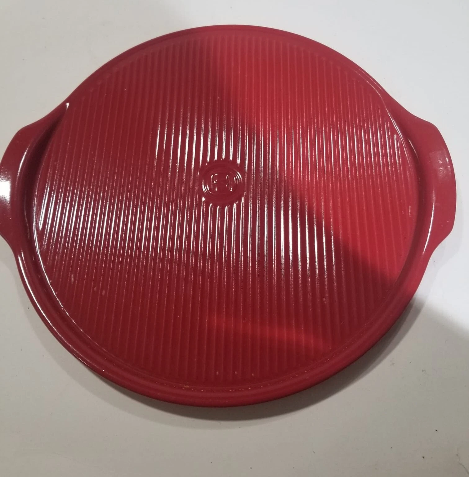 Emile Henry Made in France 14” BBQ Ceramic Depose Pizza Stone Red Burgundy Flame