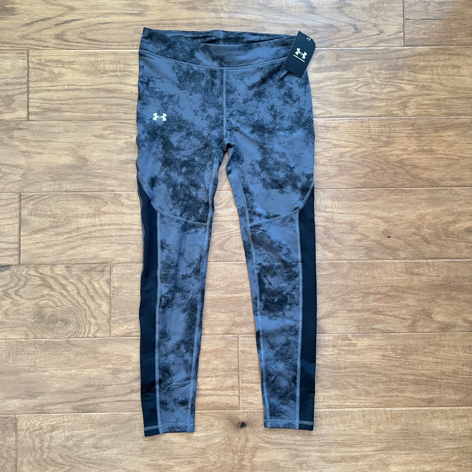 NWT Under Armour Cold Weather Fitted Printed Legging Girl's Size L Black/Gray