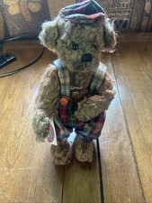 Ganz Cottage Collectibles Robbie Jointed Teddy Bear With Display Stand