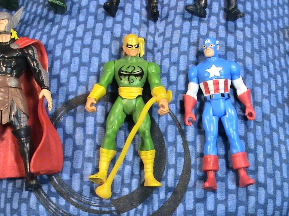Lote de 10 figuras de acción Marvel #01, Loki, Iron Fist, Hulk, Black Widow, Thor Foto 4 de 4