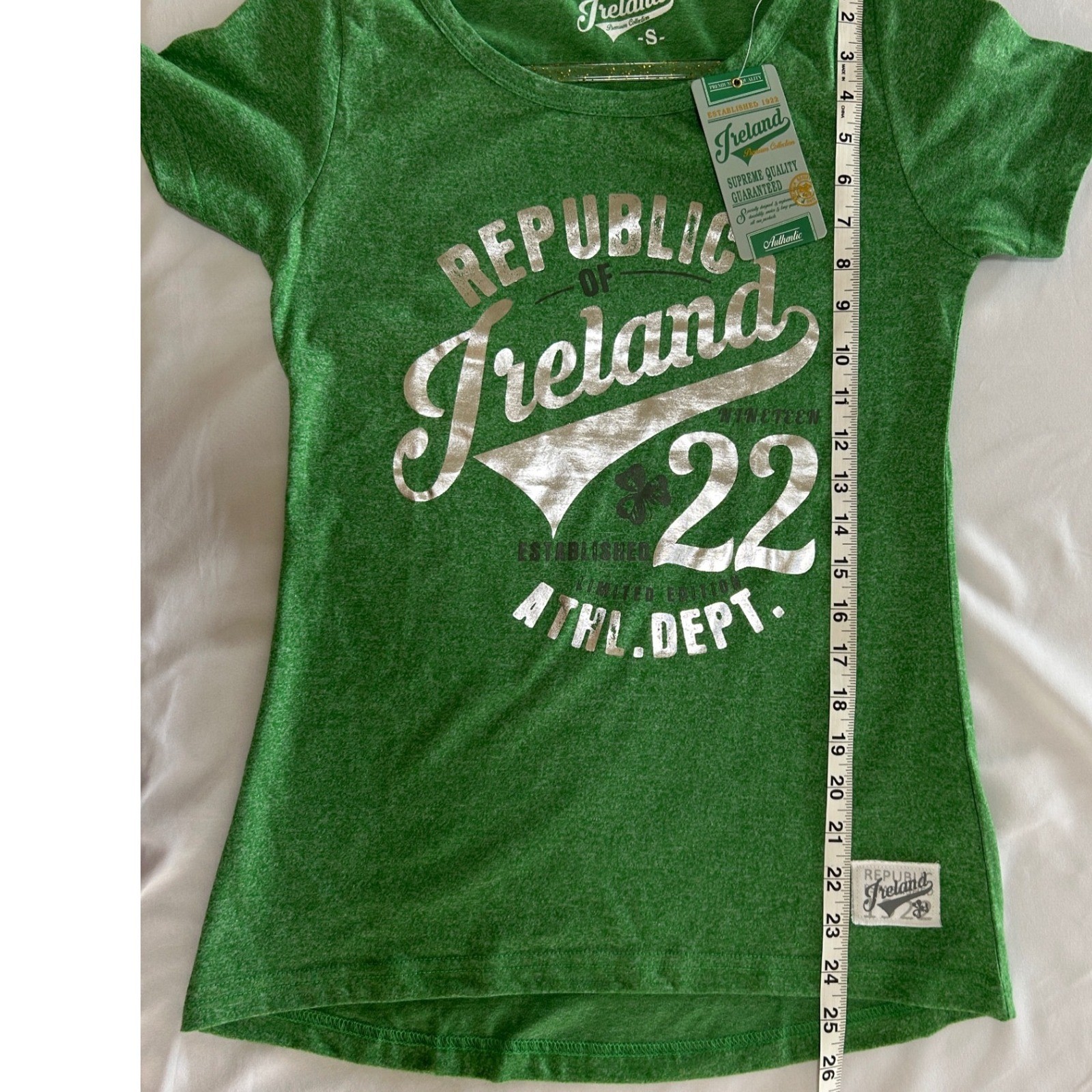 Republic of Ireland Athletic Dept Green Silver Foil Graphic T-Shirt Small NWT image 6