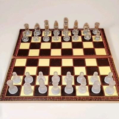 Schachspiel mit Schachfiguren aus klarem und mattiertem Glas. Komplett #2063