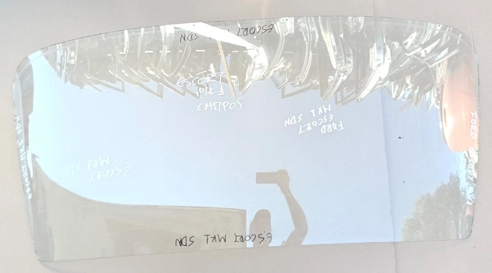 Parabrisas delantero de vidrio usado Ford Escort MK1 sedán 1967-1975 Foto 4 de 4