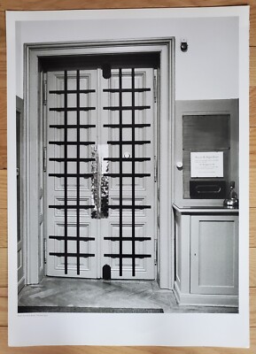 Helmut Newton Sumo Photo Print 20x27 Prof. Freud's Door, Vienna 1992