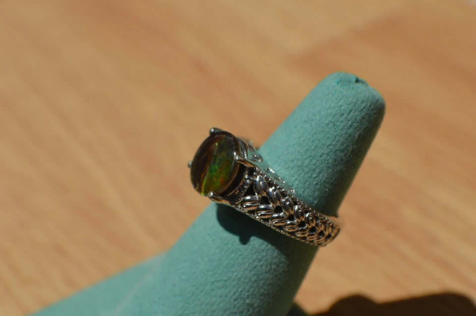 Anillo Ammolita Canadiense ~ 10mm Ammolita ~ Platino sobre Plata Fina Talla 6 Foto 2 de 4