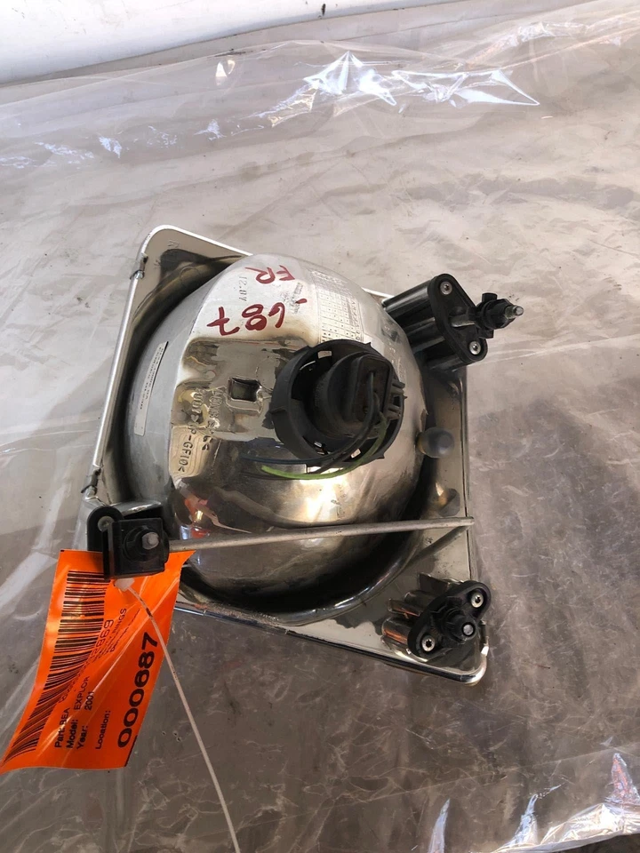 Faro delantero Ford Explorer Sport 2001 lado derecho del pasajero Foto 3 de 4