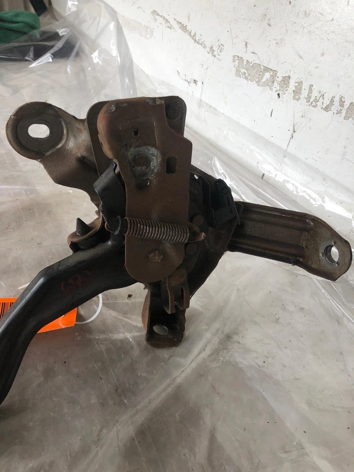 2003 TOYOTA SIENNA Passenger Van A/T Emergency Parking Brake Floor Foot Pedal - Изображение 4 из 4