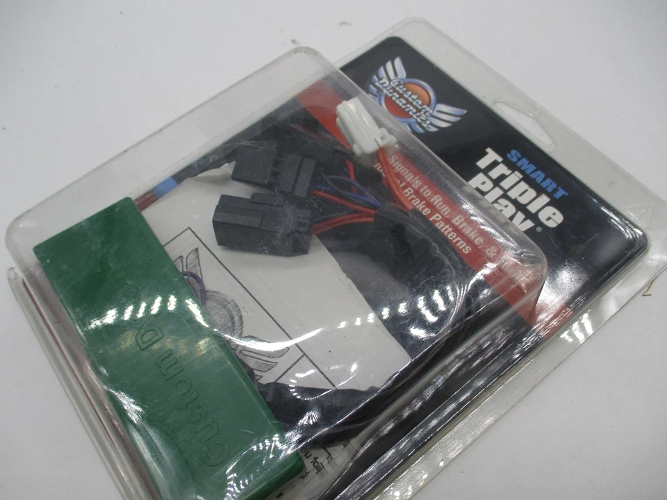 Harley Davidson Custom Dynamics 2050-0257 Smart Triple Play Converter XL 2014-17 - Image 3 of 4