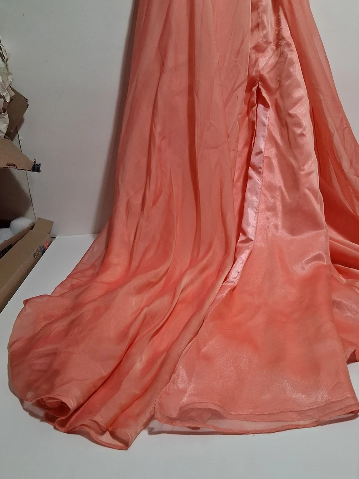 Cassandra Stone By Mac Duggal Embellished  Formal Gown Sz 0 - Image 4 of 4