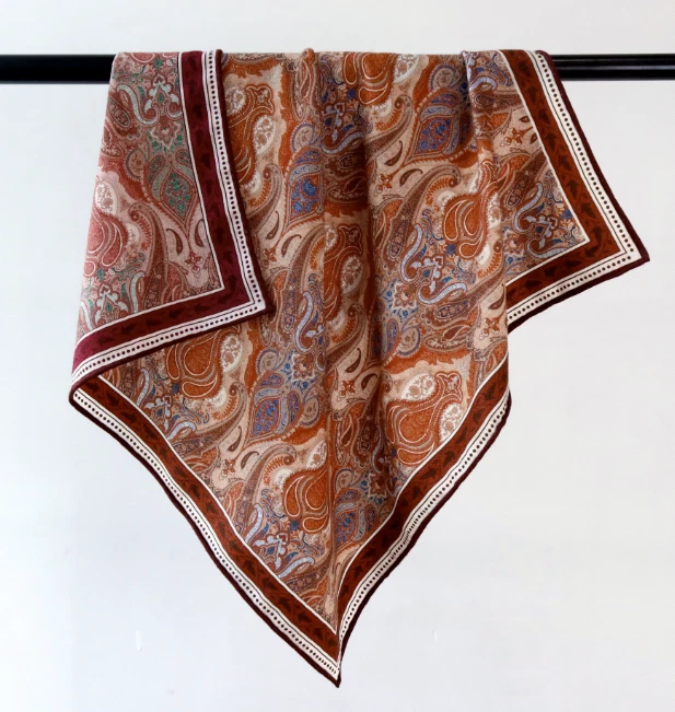 70% Cashmere 30% Silk 26'' Shawl Scarf Neckerchief totem Print Bandana Wrap new