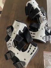 Large Medical Universal Knee Brace 1 LEFT  1 RIGHT Comfortland Brace OA-200