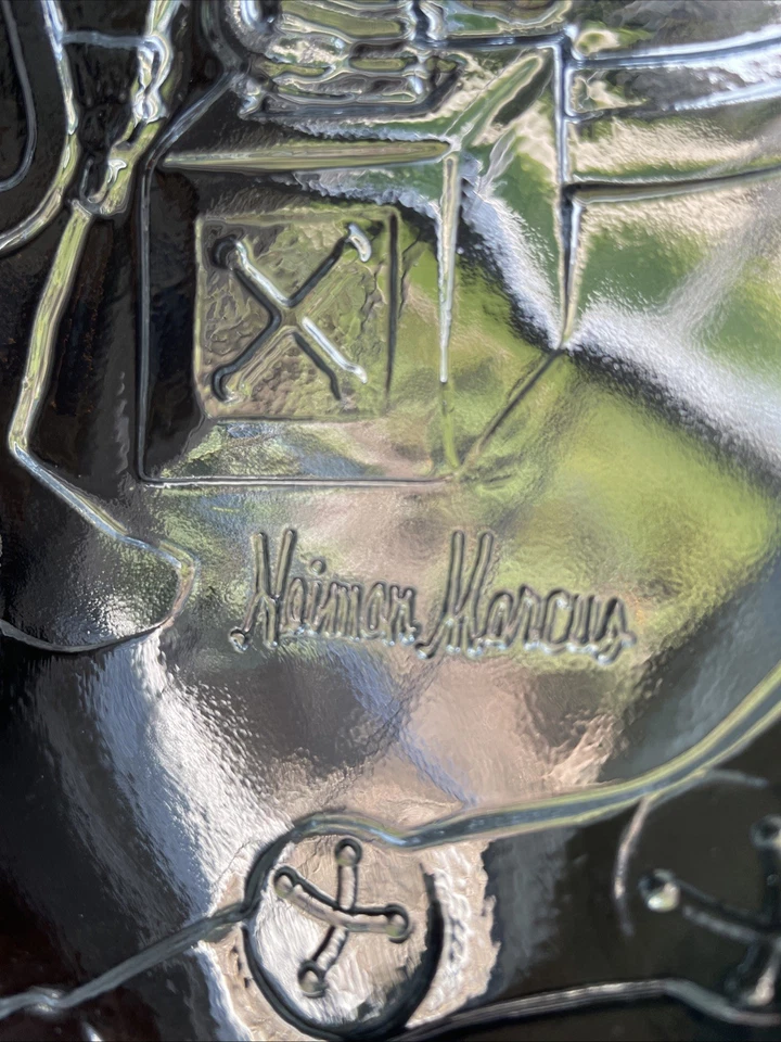 Neiman Marcus Glass Christmas 13 in Platter Santa W/Toy Bag Mint Condition Vtg - Image 3 of 4