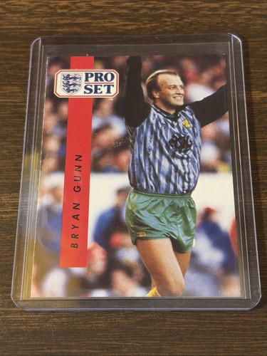 1990 Pro Set Bryan Gunn #154 card