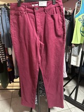 Croft  Barrow Women's Straight Mid Rise capri Pants Size 10 New With tags.