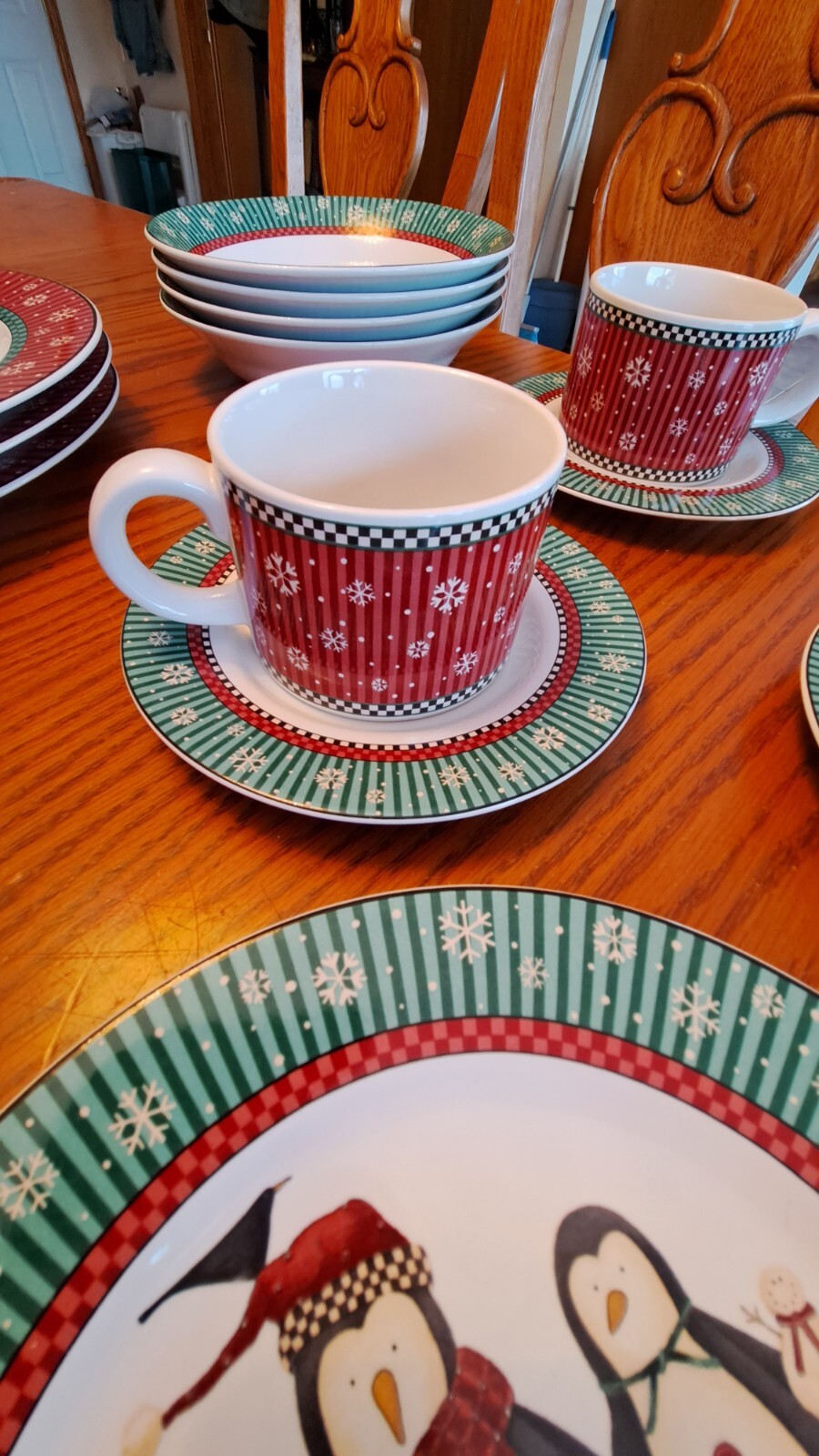 Debbie Mumm Christmas Penguins 20 Piece Dinnerware Set Sakura In Box