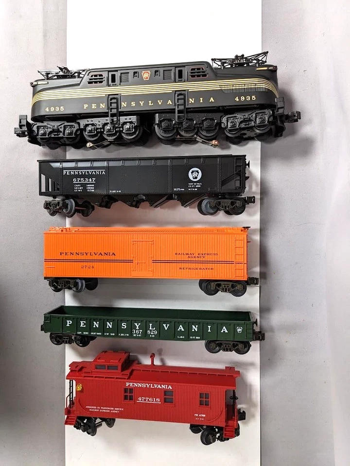 MTH Rail King #004 PRR Green 5-Stripe GG-1 Locomotive w/4 Freight Cars C-9 - Image 2 of 4
