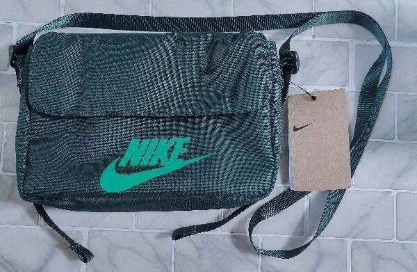 Preços baixos em Bolsas e Sacolas Nike Verde Para as Mulheres | eBay