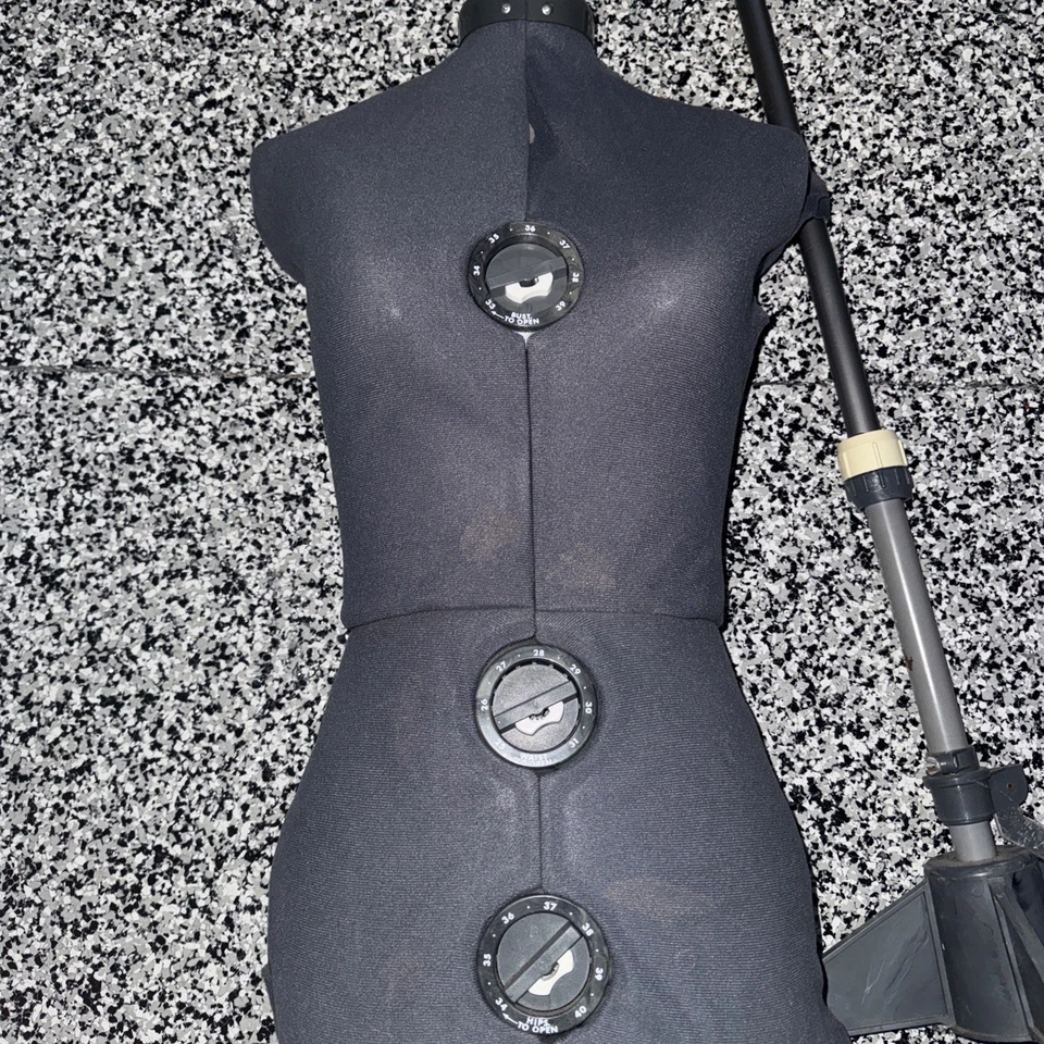 Adjustable Dress Form With Stand - Image 2 of 4