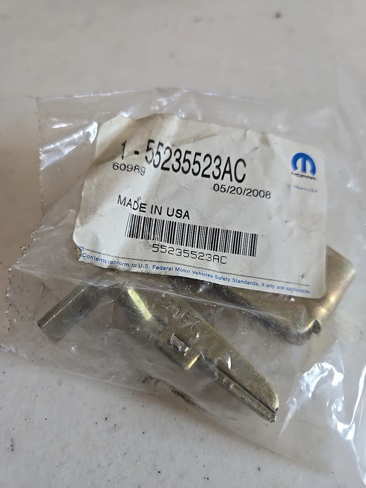 Cierre de capó-SE, VIN: S, 101,4" WB Mopar 55235523AC para Jeep Cherokee 2001 Foto 2 de 4