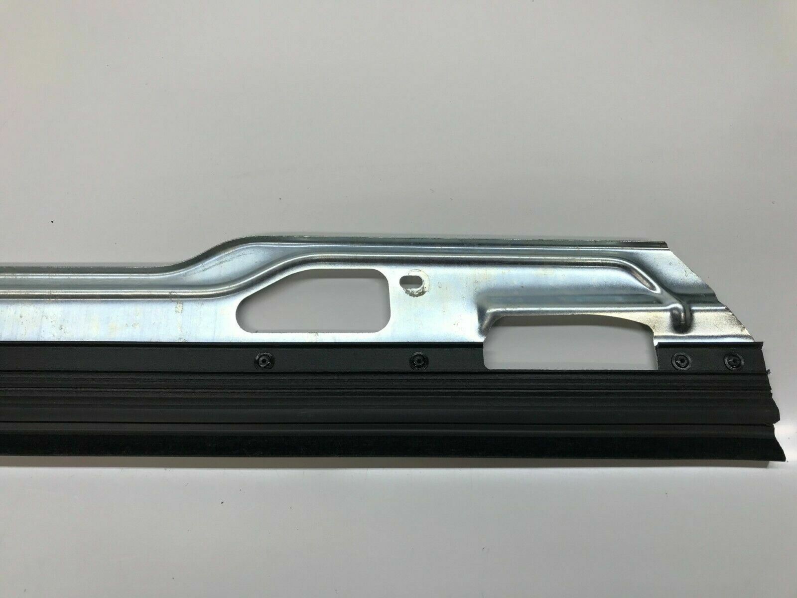 LAMBORGHINI MURCIELAGO LP640 LEFT DOOR WINDOW WATER SEAL GASKET OEM 410868379