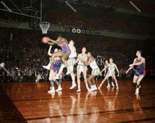 F927 Earl Lloyd Madison Square Garden 8x10 11x14 16x20 Colorized Photo