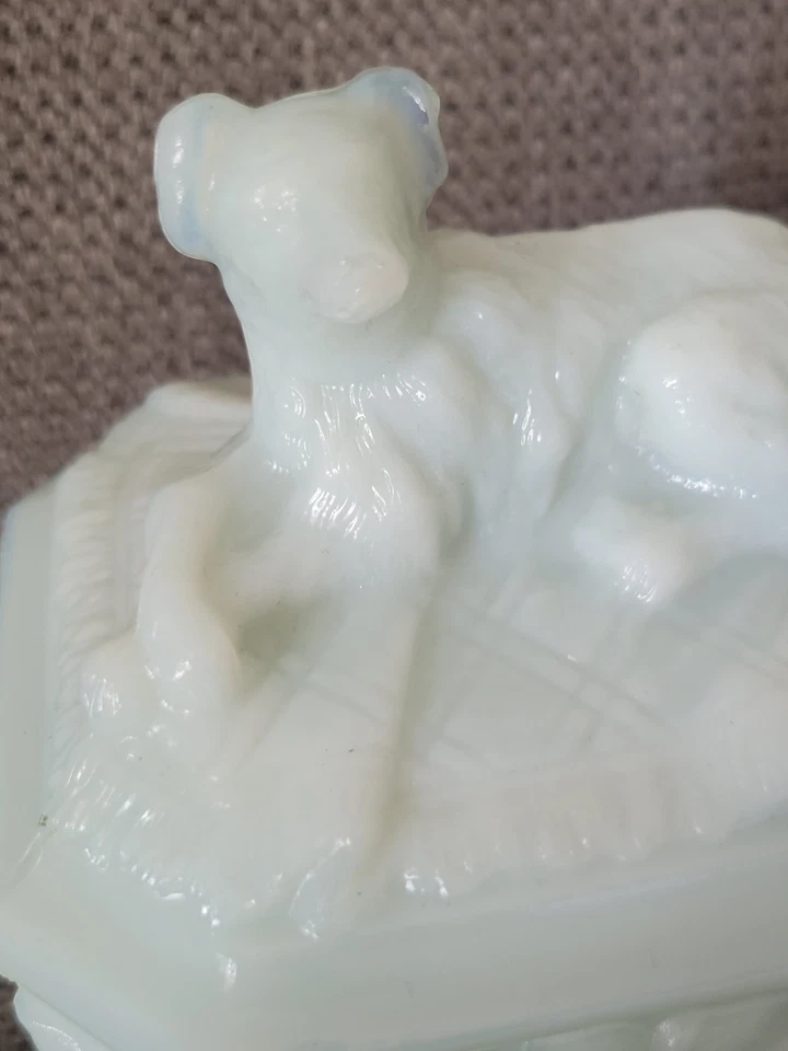 Ancienne Bonbonnière Boîte En Opaline Portieux Vallerysthal Chien Couvercle - Photo 2/4