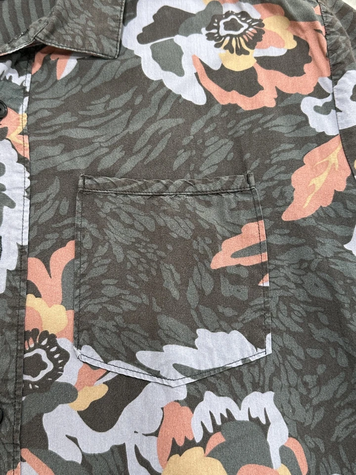 Volcom Shirt Mens Large Black Pink Blue Floral Classic Fit Button Up Casual Top - Image 3 of 4