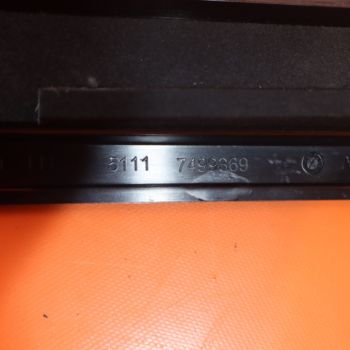 Rolls-Royce Cullinan 2019-2022 Front Left Lower Insert P/N 7499369