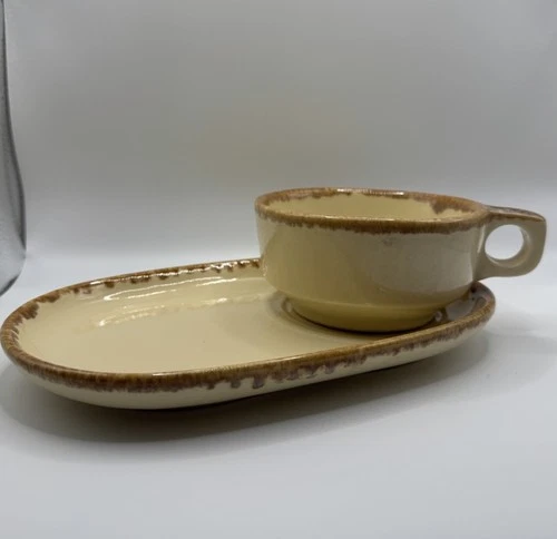 Vintage Hull Pottery Oven Proof Soup Sandwich Snack Plate Almond Drip RARE