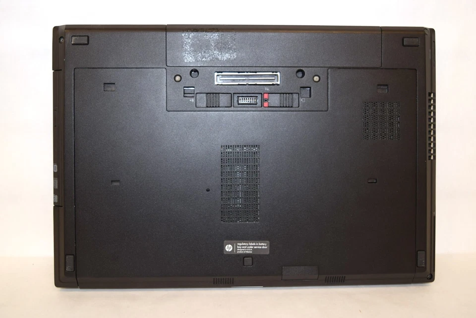 HP Elitebook 8560P 15.6" i5-2410M 8GB RAM 250GB HDD - SOLO PARA REPUESTOS Foto 2 de 4