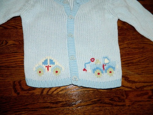Suéter cárdigan azul para niño con autos talla 6-9 meses - Imagen 2 de 4