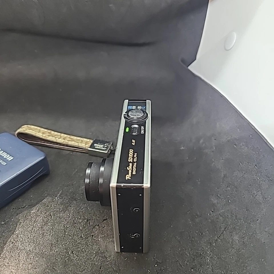 Cámara digital Canon PowerShot SD1000 Elph 7,1 MP - con cargador #2 Foto 2 de 4