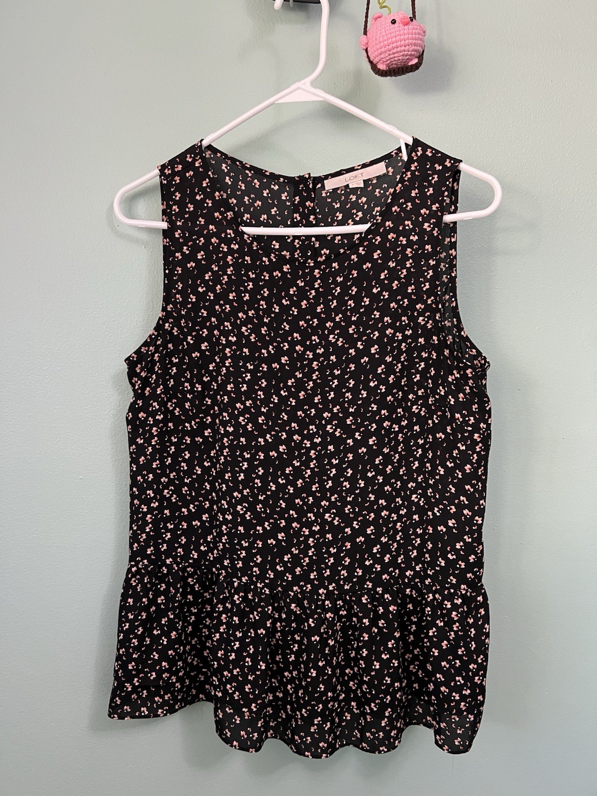 Ann Taylor Loft Women's Sleeveless Tank Top Black With Pink Flowers Size Medium