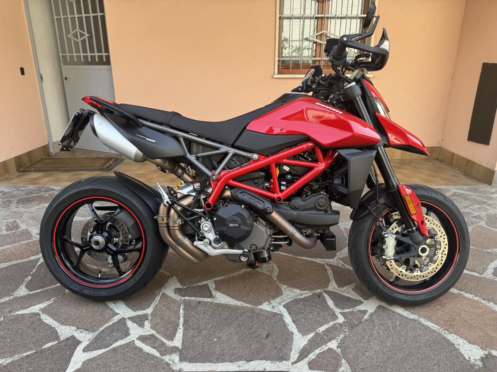 Ducati Hypermotard 950 foto 2