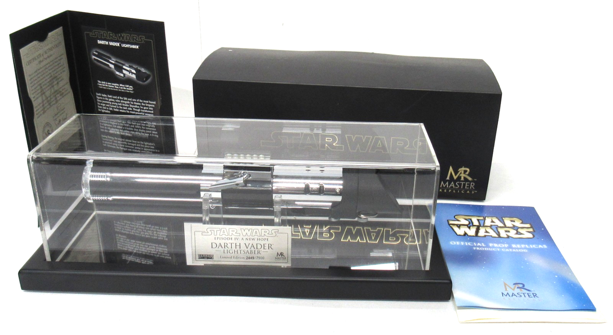 MASTER Replicas Star Wars Darth Vader Lightsaber ANH 1:1 & Display