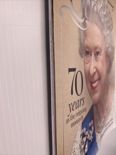 Herald Sun Platinum Jubilee Commemorative Issue the Queen 70 Years as Monarch - Picture 8 of 11