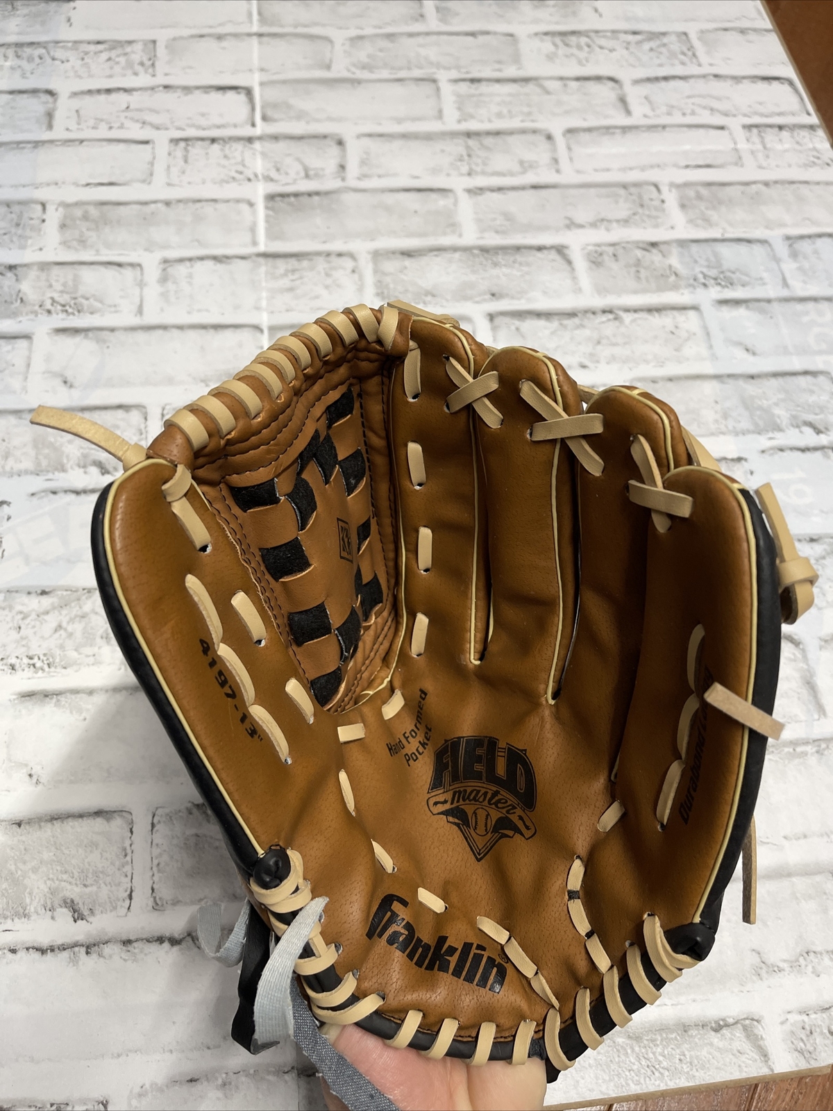 Franklin Field Master 419713" Ball Glove RHT Durabond Lacing VGC