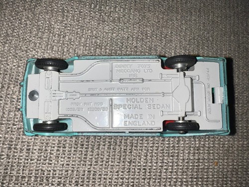 *Dinky Toys #196 Holden Special Sedan White Top Teal Blue - 1963-70 Vintage RARE - Picture 3 of 7