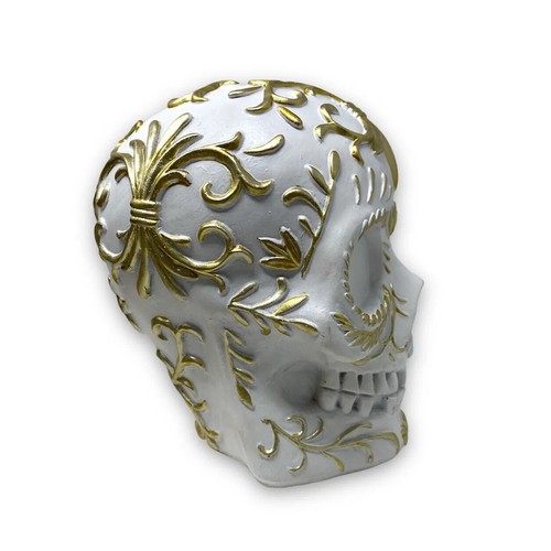 Gothic Halloween Totenkopf Tischdeko weiß & gold verziert Fleur de Lis Wirbel - Bild 5 von 5
