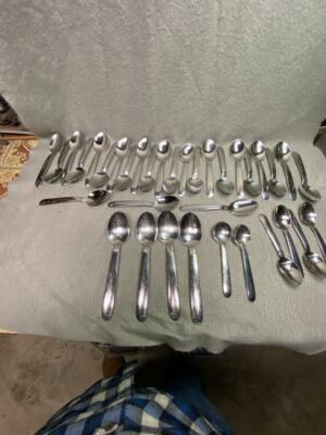 MID CENTURY ONEIDA FLATWARE STAINLESS STEEL 35 SPOONS