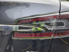 TESLA MODEL S 5YJS 16-25 R&Uuml;CKLICHT (INNEN RECHTS) 100600600C