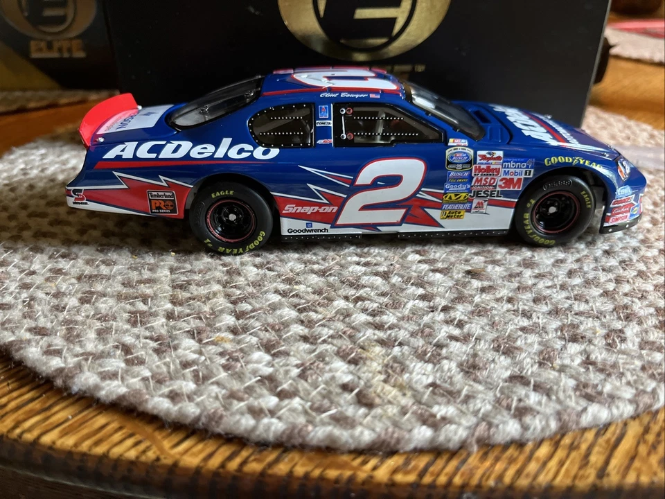 Clint Bowyer 1/24 #2 AC Delco 2006 Monte Carlo Elite Foto 2 de 4