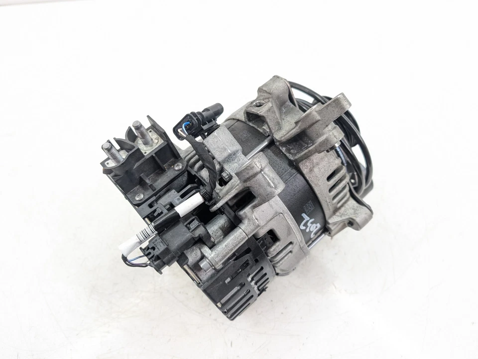 VOLVO XC60 MK2 ALTERNATOR 2.0 B5 MHEV / B420T10 PETROL HYBRID 32137503 2024 - Image 4 of 4