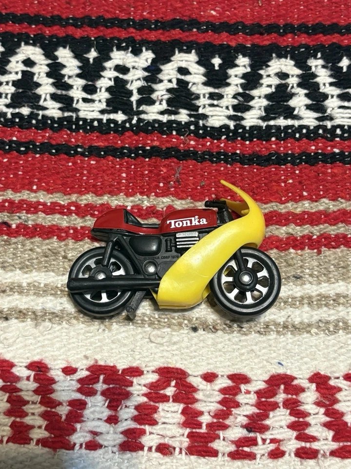 De colección Tonka Rojo Motocicleta Café Racer Kickstand 1979 Juguete Hong Kong Honda Motor Foto 2 de 4