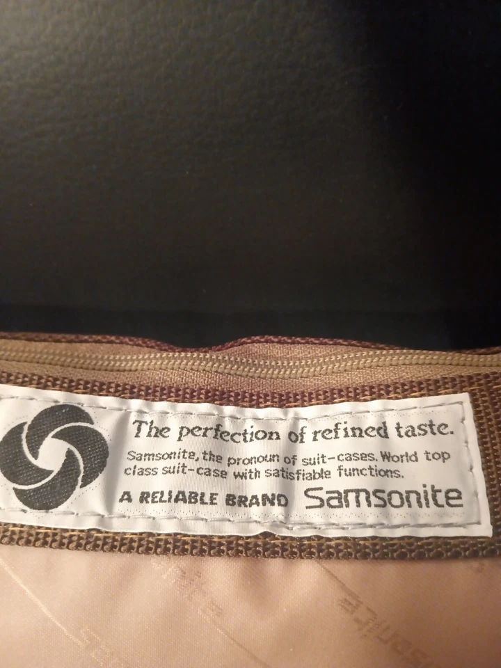 SAMSONITE MAKEUP BAG BEIGE & BROWN 10 IN BY 6 IN - Image 4 of 4