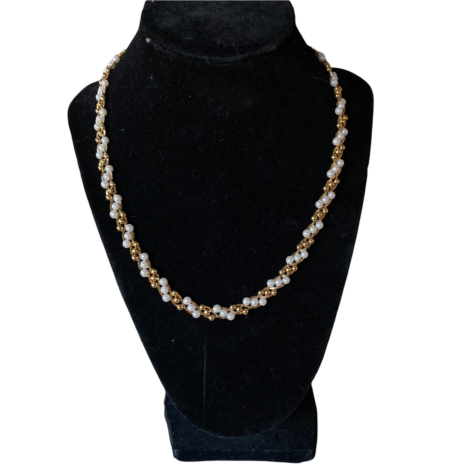 TRIFARI Gold Tone and White Pearl Twisted Necklace Gem