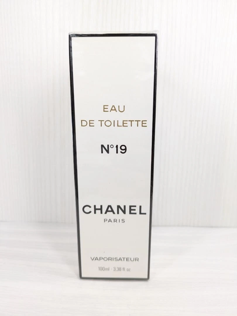 Chanel No. 19 NEW Sealed EDT Vaporisateur Spray Size 3.4oz